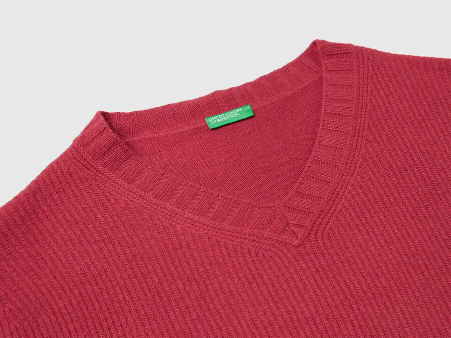 v-neck sweater in wool blend