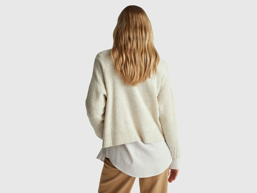 v-neck sweater in wool blend