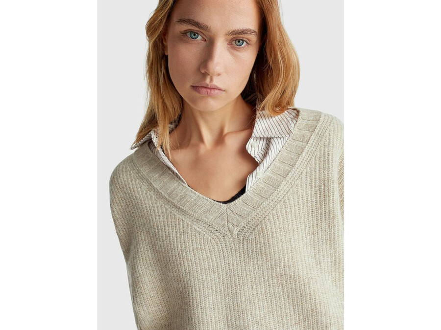v-neck sweater in wool blend