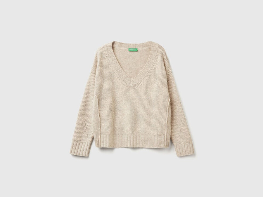 v-neck sweater in wool blend